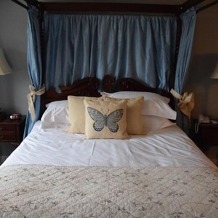 Guyers House Hotel And Restaurant คอร์แชม ภายนอก รูปภาพ