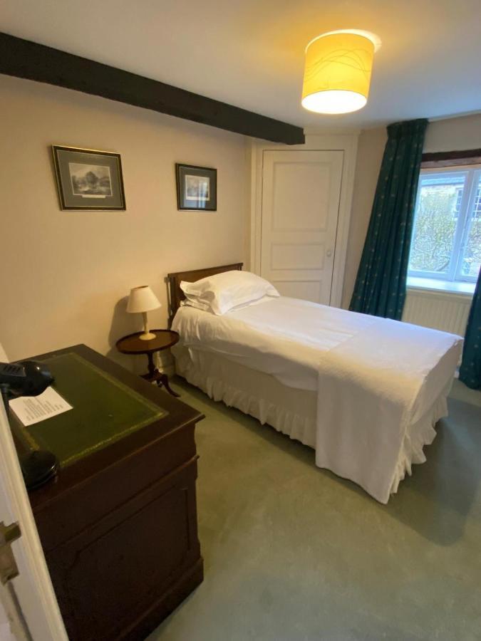 Guyers House Hotel And Restaurant คอร์แชม ภายนอก รูปภาพ